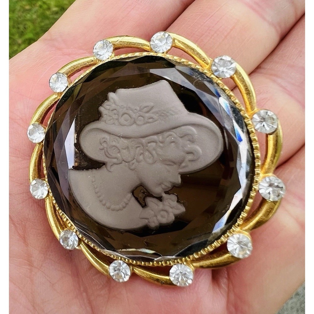 S.H.J .INTAGLIO CAMEO LADIES HEAD GOLD BROOCH NECKLACE RHINESTONES - Picture 3 of 8